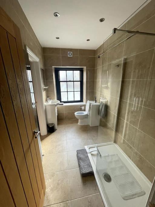 Abergavenny Center 2-Bed Flat Lägenhet Exteriör bild